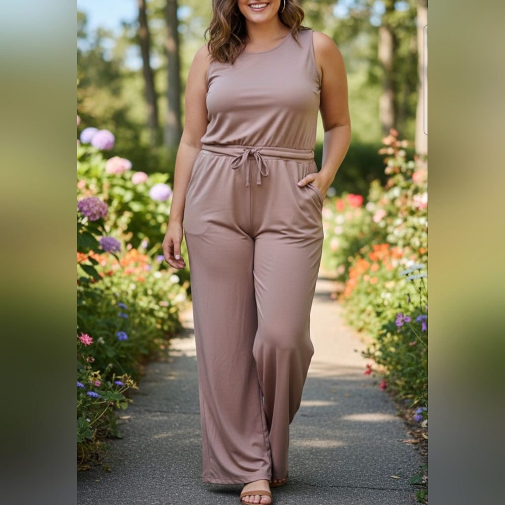 (OFFER $16)Fashion Nova  Sleeveless Jumpsuit Pit 27 Inseam About 32 With Pockets